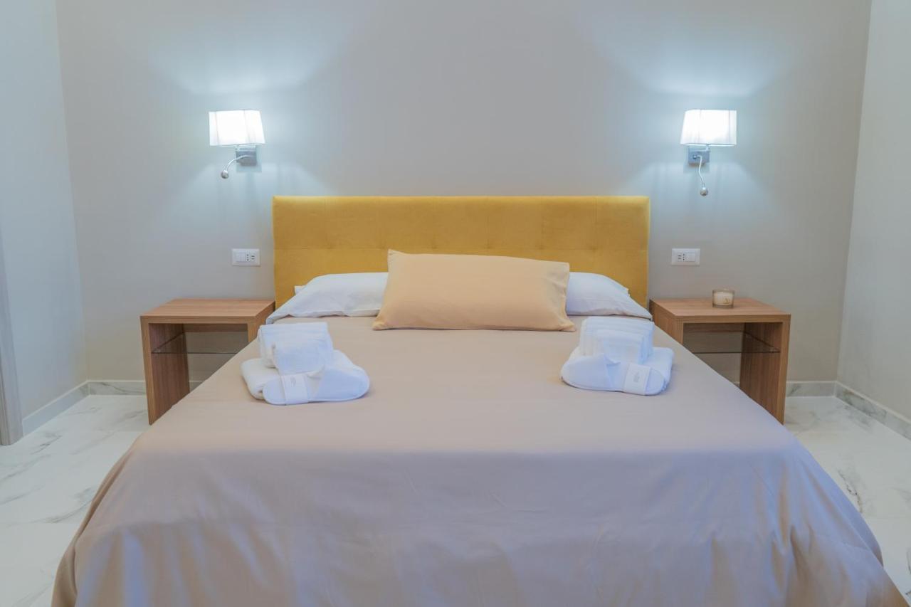 Le Suite Crotone Exteriör bild